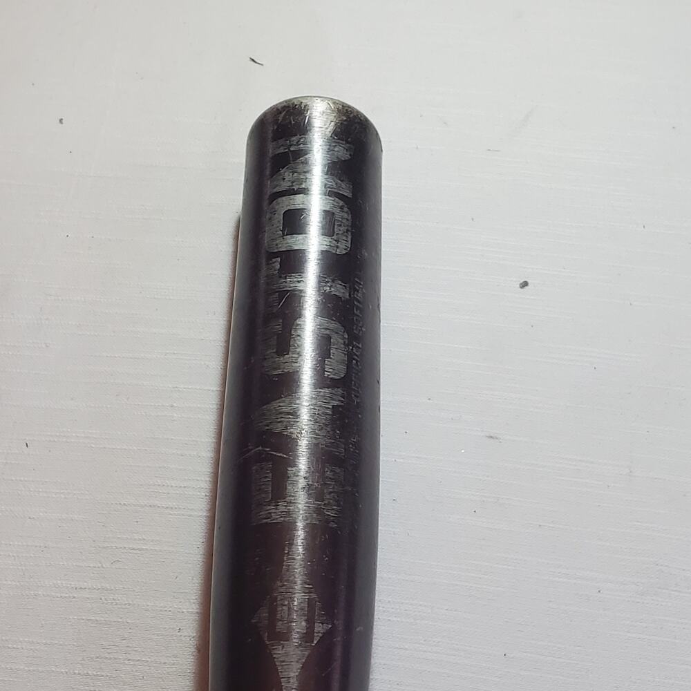 Easton Softball Bat 27 Inch 19 Oz Drop 8